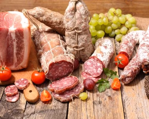 Thịt chế biến sẵn như xúc xích, thịt xông khói không tốt cho gan của bạn