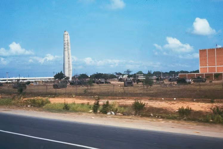 Tháp điều áp của nhà máy nước Thủ Đức. Ảnh: Terry Nelson / Flickr.