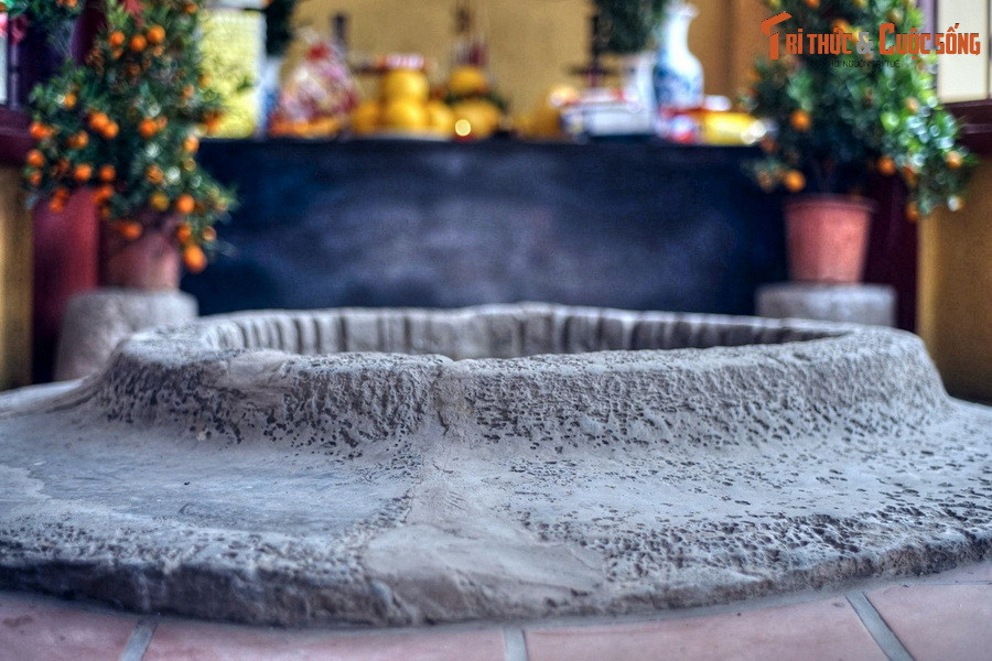 Không chỉ là nguồn cung cấp nước sinh hoạt cho dân làng suốt nhiều thế hệ, giếng cổ Trung Kính Thượng còn gắn với tục xin sữa - một tục lệ đặc sắc, mang đậm nét văn hóa dân gian của vùng đồng bằng Bắc Bộ xưa.