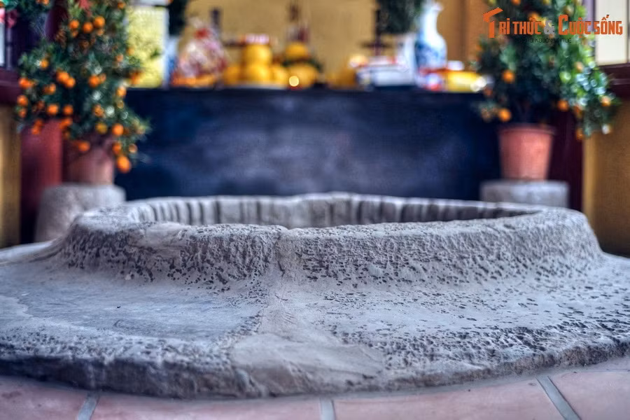 Không chỉ là nguồn cung cấp nước sinh hoạt cho dân làng suốt nhiều thế hệ, giếng cổ Trung Kính Thượng còn gắn với tục xin sữa - một tục lệ đặc sắc, mang đậm nét văn hóa dân gian của vùng đồng bằng Bắc Bộ xưa.