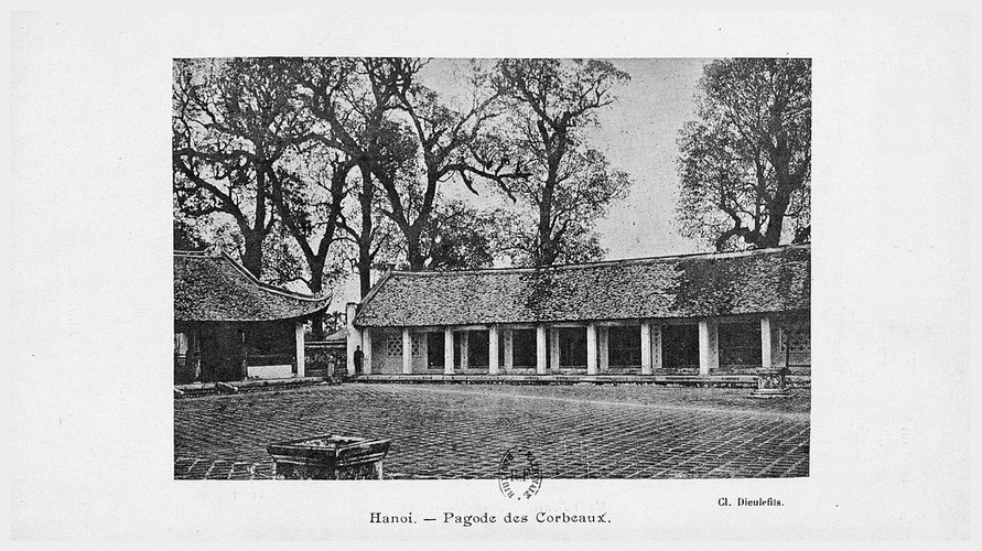 Một khu nhà trong Văn Miếu - Quốc Tử Giám. Ảnh: Gallica.bnf.fr.