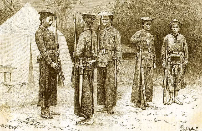Các binh lính người Việt. Ảnh: Belle Indochine.