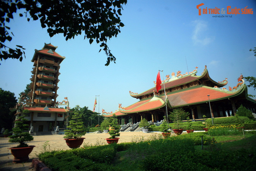  10. Trở thành biểu tượng quốc tế. Ngày nay, địa đạo Củ Chi là một trong những địa danh nổi tiếng nhất Việt Nam, thu hút hàng triệu du khách trong và ngoài nước đến tham quan, tìm hiểu lịch sử.