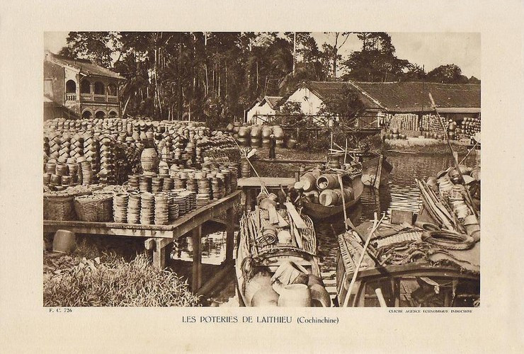 Bến sông tại làng nghề gốm ở Lái Thiêu. Ảnh tư liệu.