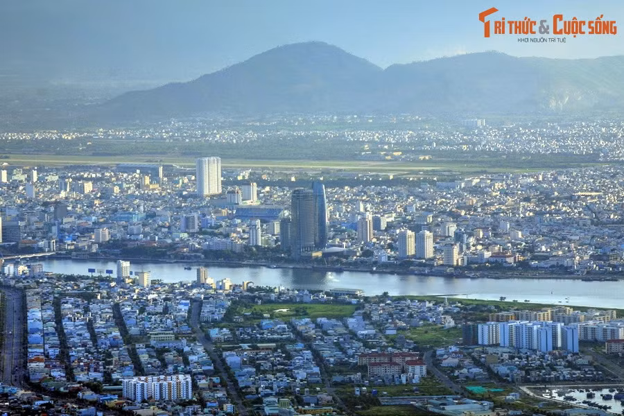 Thành phố có diện tích lớn nhất Việt Nam: Đà Nẵng (11.860 km2).