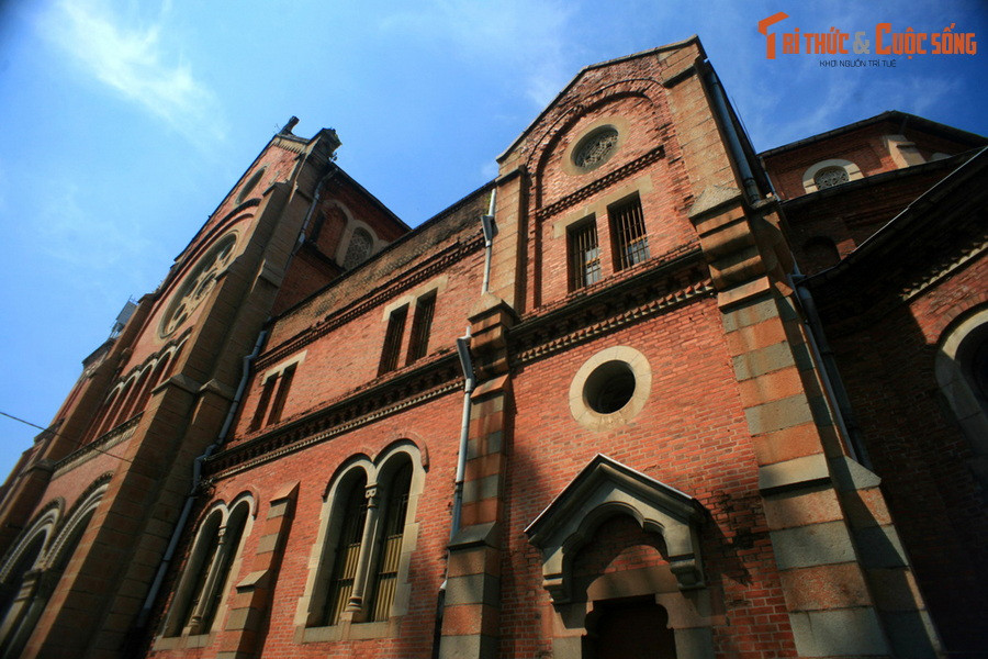  10. Đang được trùng tu theo hướng giữ nguyên kiến trúc gốc. Từ năm 2017, nhà thờ bước vào giai đoạn trùng tu lớn, do kiến trúc sư người Pháp giám sát, với mục tiêu khôi phục đúng như bản thiết kế ban đầu thế kỷ 19. Dự kiến quá trình trùng tu sẽ hoàn thành vào năm 2027.