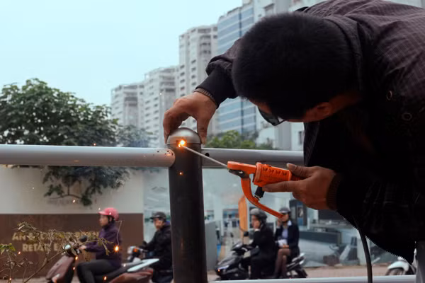 Tỉ mỉ từng chi tiết nhỏ nhất...