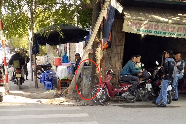 Nguy hiểm từ những tủ điện đang rình rập người dân.