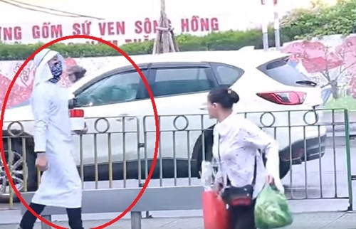 Cong an HN trieu tap nhom thanh nien lam clip danh bom duong pho