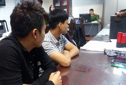 Cong an HN trieu tap nhom thanh nien lam clip danh bom duong pho-Hinh-2