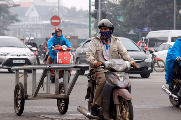 Những chiếc xe kéo được chế đằng sau rất dài.