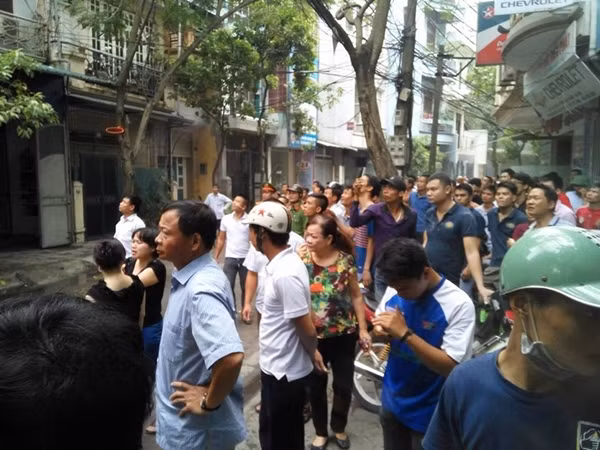 Nguyên nhân xảy ra vụ cháy ở phố Trần Khát Chân đang được cơ quan chức năng làm rõ.