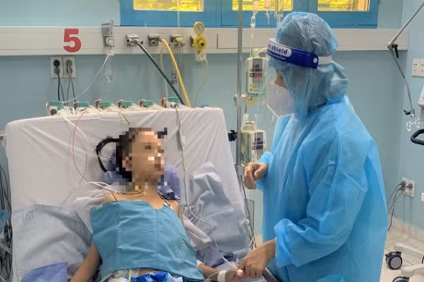 Ca ghep gan thanh cong cho be gai 7 tuoi tai TP.HCM