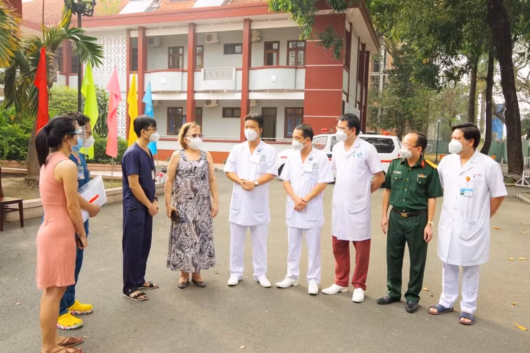 BV 175 cuu thanh cong benh nhan Cuba mac COVID-19 voi nhieu benh nen-Hinh-4