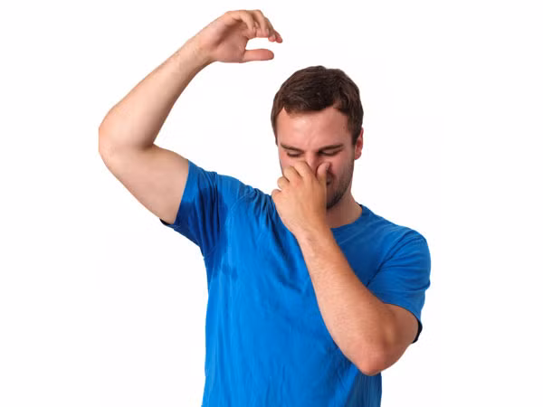 Nhưng khi vi khuẩn trong da của bạn tiếp xúc với mồ hôi, nó sẽ gây ra mùi khó chịu và đây là kết quả của tình trạng căng thẳng. Ảnh: BS.