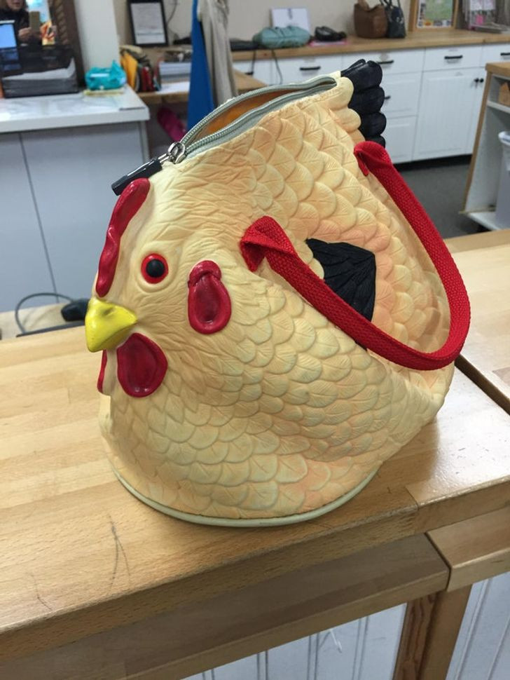 Chiếc túi có thiết kế độc đáo.