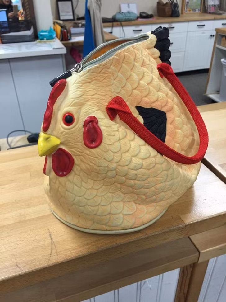 Chiếc túi có thiết kế độc đáo.