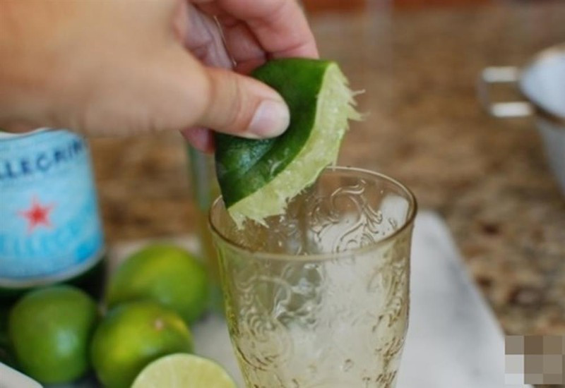 Tuy nhiên, nếu uống nước chanh sai cách lại có thể mang đến những hậu quả khôn lường, thậm chí gây nguy hại cho sức khỏe.