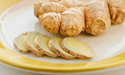 Giảm đau kinh nguyệt: Một số phụ nữ cho biết bớt đau bụng, buồn nôn khi họ uống trà gừng trong kỳ kinh nguyệt. Tuy nhiên, có rất ít bằng chứng khoa học khẳng định điều đó.