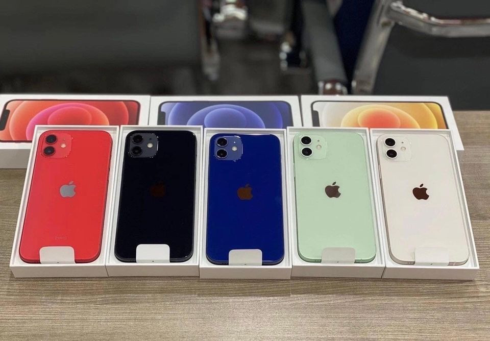 Ngoài ra, một số hình ảnh rò rỉ trên mạng cũng cho thấy các phiên bản màu khác của iPhone 12 sẽ đến tay người dùng trong thời gian tới.