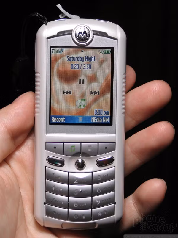 Trên tây chiếc điện thoại từng là sản phẩm của Apple.