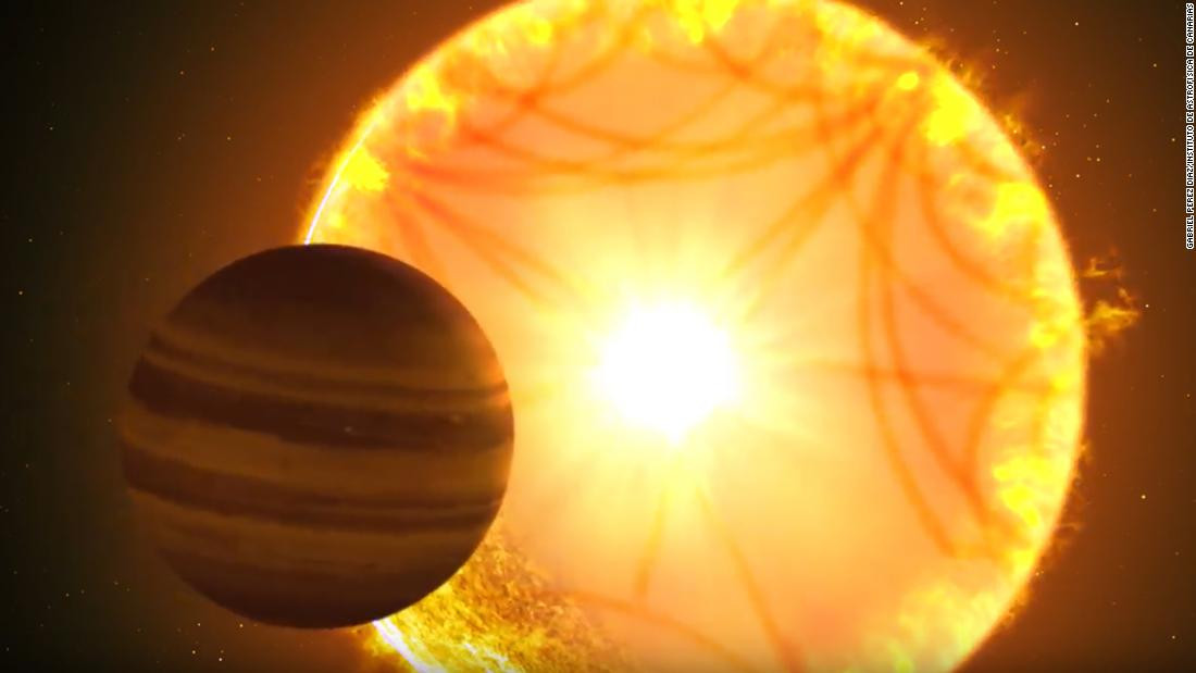 Thêm vào sự bất đối xứng là thực tế WASP-189b có quỹ đạo nghiêng, nó không di chuyển xung quanh xích đạo mà đi qua gần cực của ngôi sao