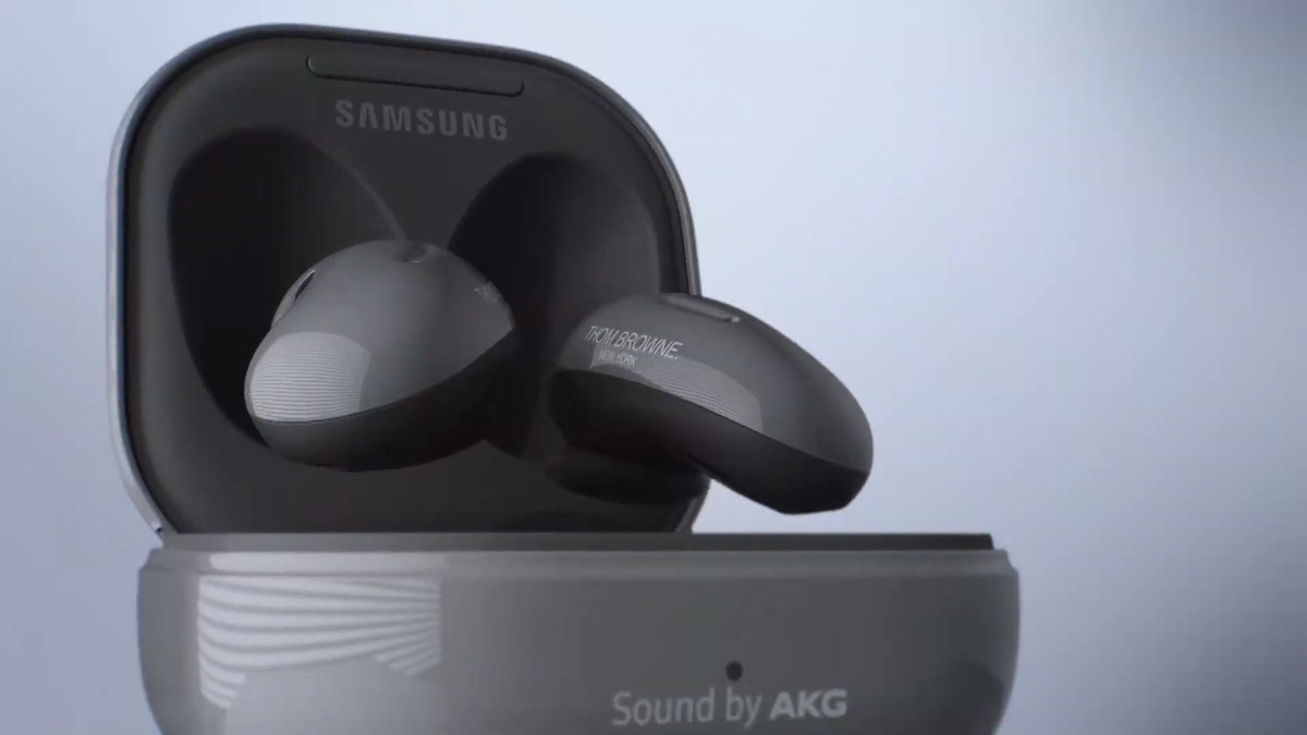 Tai nghe hạt đậu Galaxy Buds Live từng làm mưa làm gió thị trường công nghệ thế giới.