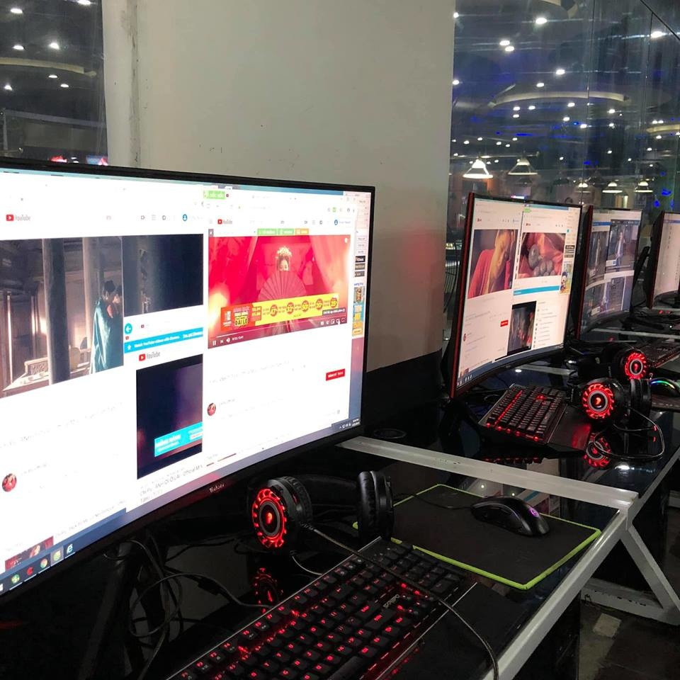 Theo thông tin từ video, tổng cộng 160 máy tính tại nơi đây đã được thuê toàn bộ, chỉ phục vụ duy nhất mục đích mở MV mới của Sơn Tùng. Dù thu được khá nhiều lượt xem nhưng bù lại, lượng ý kiến trái chiều dành cho YouTuber này khi video được chia sẻ rộng rãi trên các trang mạng xã hội cũng đa dạng không kém.