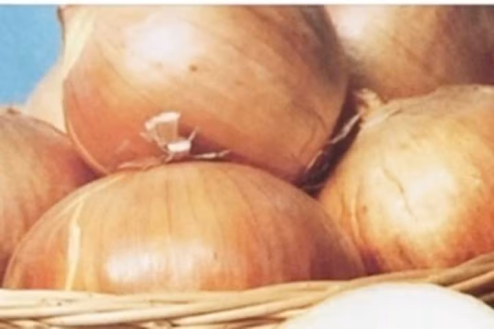 Đại diện Facebook tại Canada xác nhận việc quảng cáo bị từ chối là do lỗi thuật toán, cho biết đơn vị này sử công nghệ tự động để loại bỏ ảnh nhạy cảm khỏi các ứng dụng của mình. Bức ảnh chụp ở các góc máy khác nhau dẫn đến sự nhầm lẫn không đáng có.