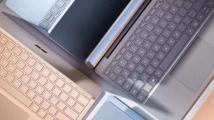 Surface Laptop Go có mức giá khởi điểm là 549 USD cho phiên bản RAM 4GB và bộ nhớ trong 64GB, 699 USD cho bản 8/128Gb và 899 USD cho bản 8/256GB.