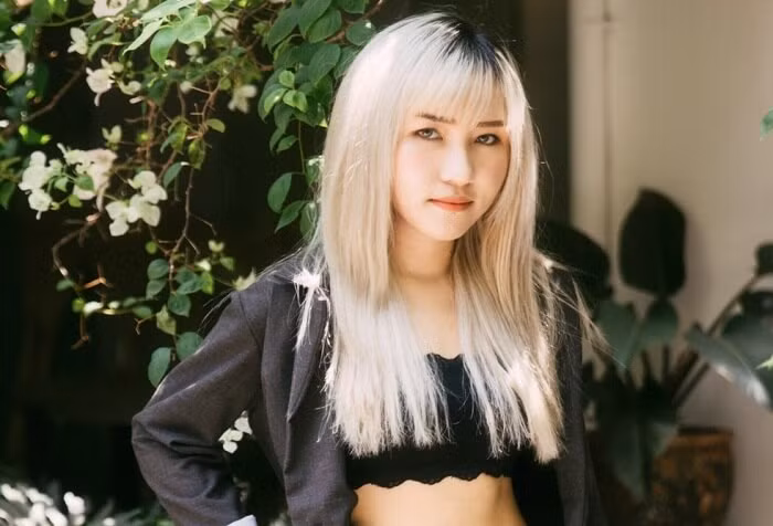 Từ một nữ nhân viên văn phòng, trong vòng hơn 3 năm, Uyên Pu đã trở thành một trong những nữ streamer hàng đầu tại Việt Nam, gây sốc khi tự tay chi tiền tỷ sắm xế hộp khủng khi mới ở tuổi 22.