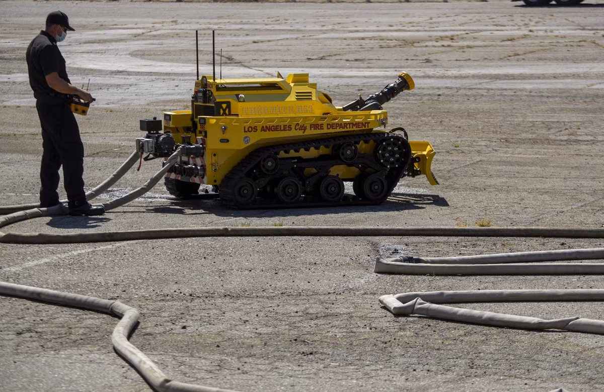 Với công dụng tuyệt vời và cách sử dụng không quá phức tạp, robot cứu hỏa này sẽ sớm được sử dụng phổ biến.