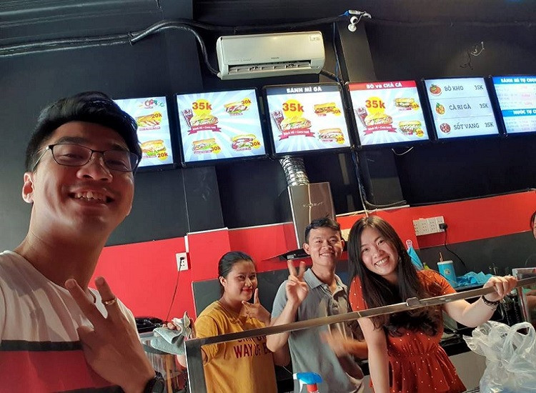 Sau khi giải nghệ, PewPew vẫn duy trì kênh Youtube. Nam streamer lấn sân sang đủ thể loại MC, diễn viên cho đến kinh doanh, hiện là ông chủ của chuỗi cửa hàng bánh mì PewPew và mới đây là Giặt là PewPew.