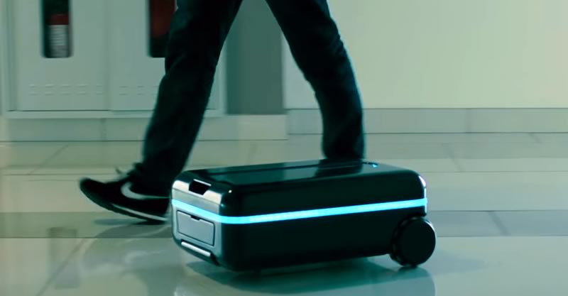 Những chiếc vali thông minh này cũng được trang bị cả đèn led, phòng khi di chuyển vào khu vực tối.