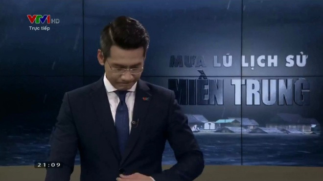 Video: BTV cua VTV nen khoc khi dan song truc tiep ve bao lu mien Trung-Hinh-2