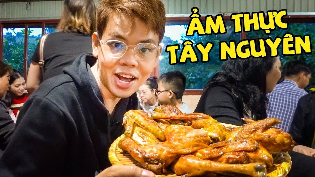 Nhắc đến những Youtuber ẩm thực đình đám Việt Nam, chúng ta thường biết tới hàng loạt hiện tượng như Bà Tân Vlog, Quỳnh Trần JP, Khoai Lang Thang, Chan La Cà, Sang Vlog...