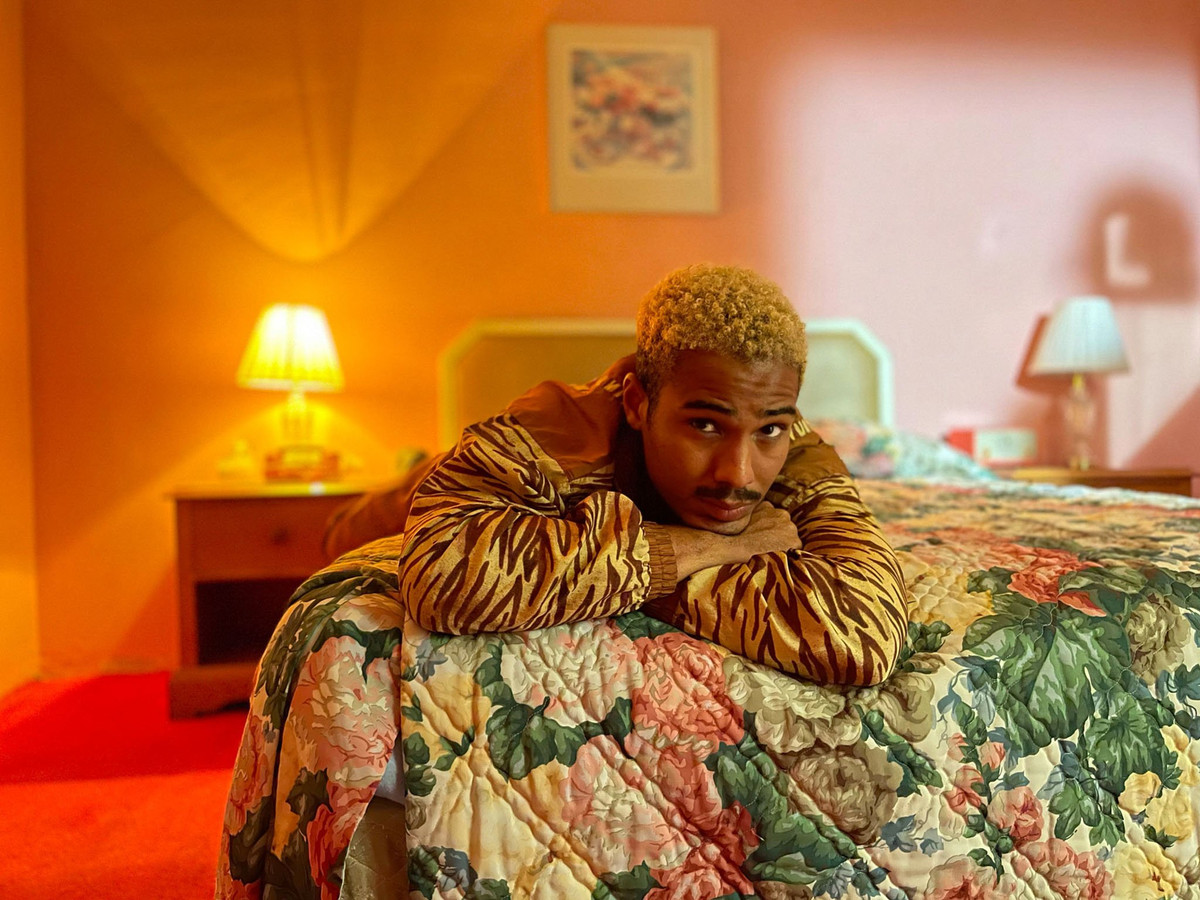 iPhone 12 Pro Max cải thiện lớn nhất ở hệ thống chống rung "dịch chuyển cảm biến" 4 chiều cộng với hệ thống phần cứng mới hứa hẹn cho khả năng xử lý tốt hơn.