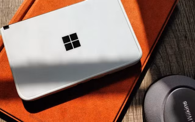 Surface Duo vốn chưa được đánh giá cao về mặt kinh nghiệm phần mềm nhưng lỗi mới nhất gặp phải còn chứng minh thiết kế của chiếc máy này cũng chưa ổn.