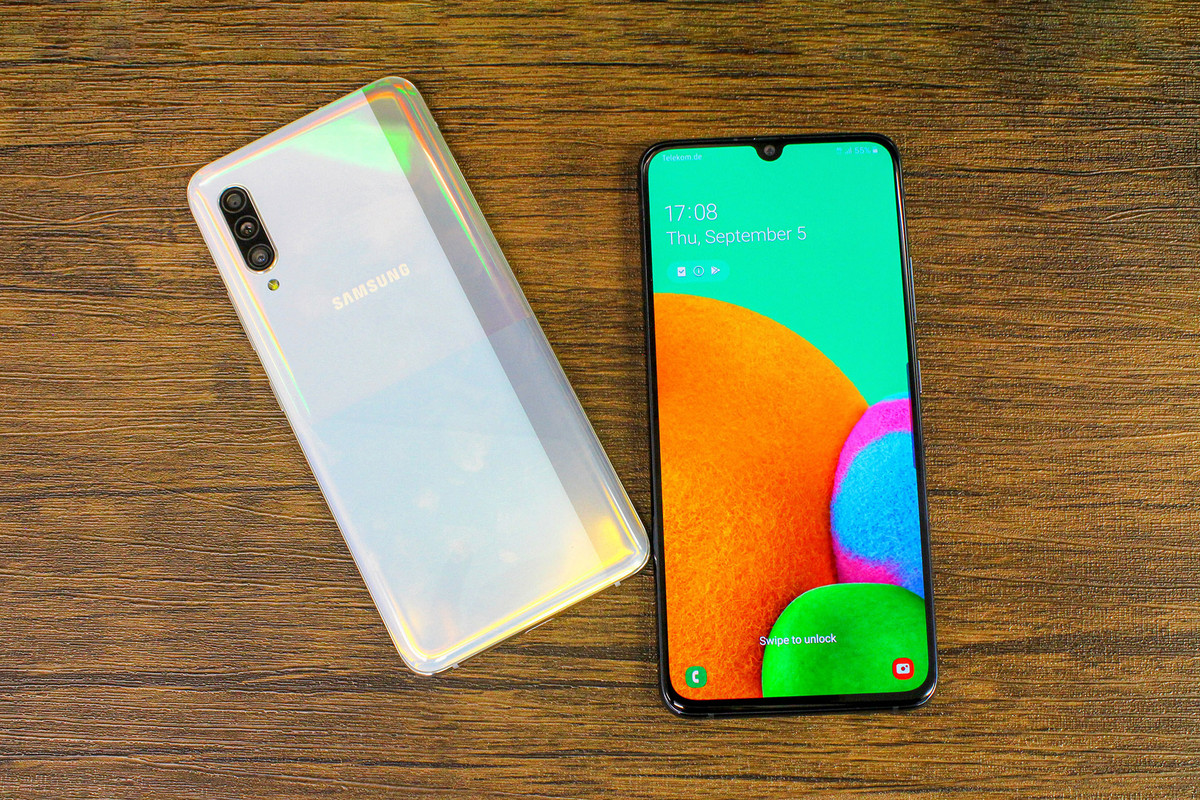 Galaxy A90 5G không chỉ hỗ trợ kết nối không dây thế hệ mới mà còn đạt khả năng cung cấp thời lượng pin tuyệt vời mà không phải điện thoại nào cũng dễ dàng đạt được.