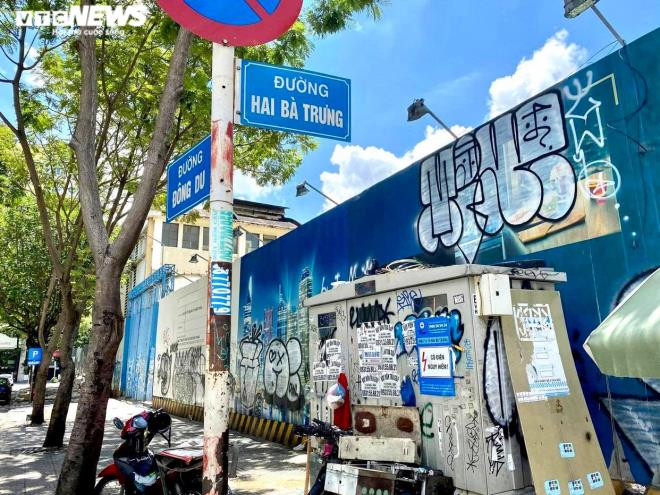 Theo kết luận điều tra của Bộ Công an, dù biết khu đất 2-4-6 Hai Bà Trưng đã được sắp xếp giao cho Tổng Công ty Sabeco (là doanh nghiệp nhà nước thuộc Bộ Công Thương) để quản lý và không được thành lập pháp nhân mới. Tuy nhiên, ông Vũ Huy Hoàng vẫn chấp thuận để Tổng Công ty Sabeco triển khai thực hiện việc liên doanh, liên kết thành lập Công ty Sabeco Pearl trái với quy định để đầu tư dự án.