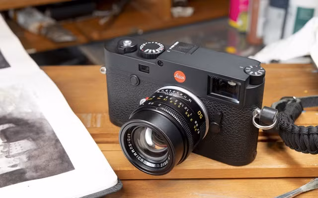 Tính năng nổi bật nhất của M10-R là cảm biến full-frame 40MP có khả năng khử nhiễu ISO cực cao và dải tần nhạy sáng (dynamic range) rất tốt nhờ vào bộ xử lý ảnh Leica Maestro II.