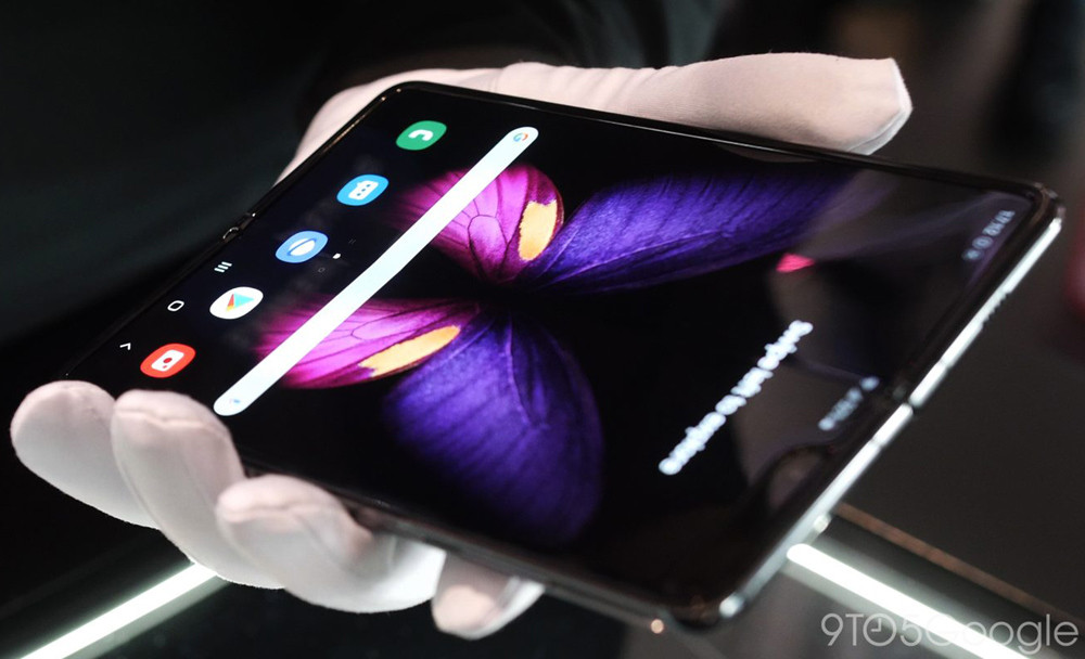 Galaxy Fold Lite trang bị chip xử lý Snapdragon 865 nhưng có thể sẽ không được trang bị kính siêu mỏng giống như Galaxy Z Flip và cũng sẽ không có kết nối 5G.