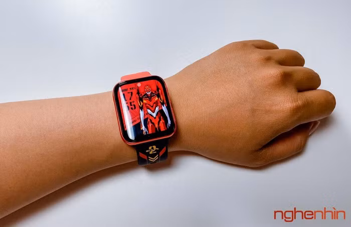 Với phiên bản giới hạn chỉ 10.000 chiếc như thế này, Oppo không tiếc gì mà custom nó trên chính chiếc Oppo Watch 46mm bản thép cực kì cao cấp, khối lượng của phiên bản này nặng hơn kha khá so với trước đó từng trên tay.