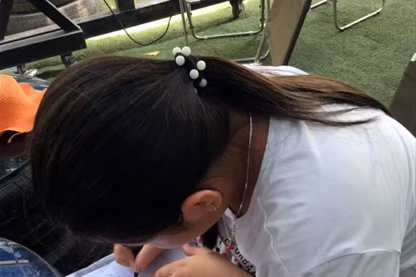 Hai ba chau bi doa giet khi to cao xam hai be gai