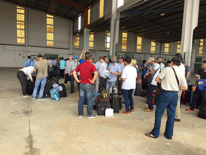 Các lao động người Việt sốt sắng được về nước.