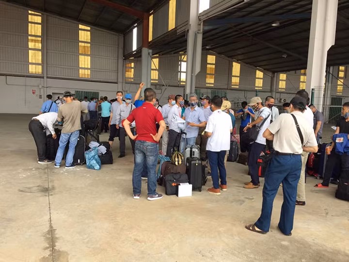 Các lao động người Việt sốt sắng được về nước.