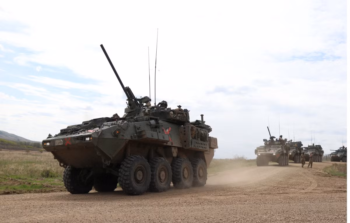 Xe có tốc độ tối đa trên đường nhựa là 100 km/h, trong khi đường địa hình giảm xuống còn 40 km/h. Khi được đổ đầy nhiên liệu, xe bọc thép LAV 6.0 có thể hoạt động trong phạm vi 600 km.