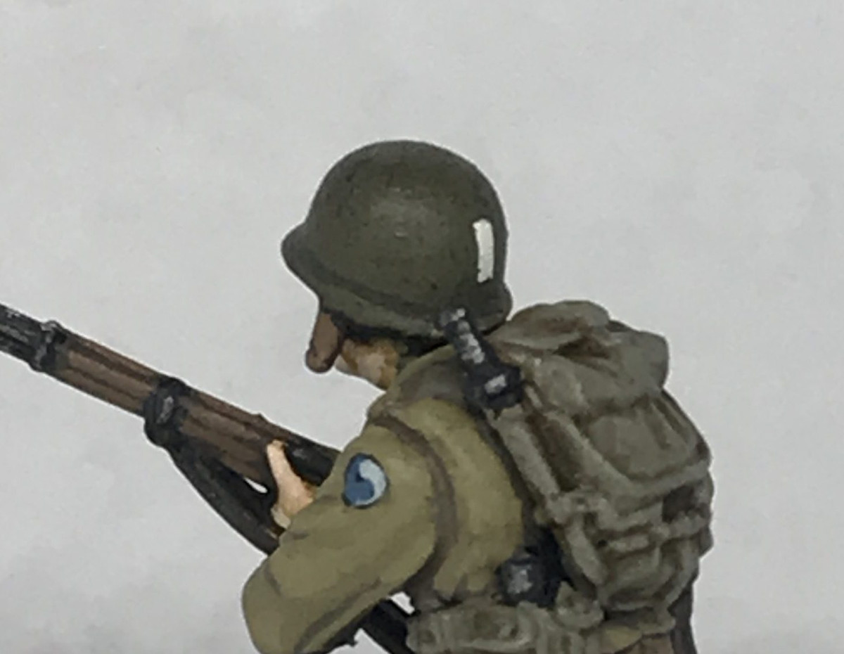 Toàn bộ sĩ quan Mỹ tham chiến ở mặt trận Tây Âu đều áp dụng cách sơn vạch trắng trên (tính từ thời điểm đổ bộ vào Normandy, nhưng đã có vài đơn vị ở Sicilly, Ý đã áp dụng ký hiệu này).