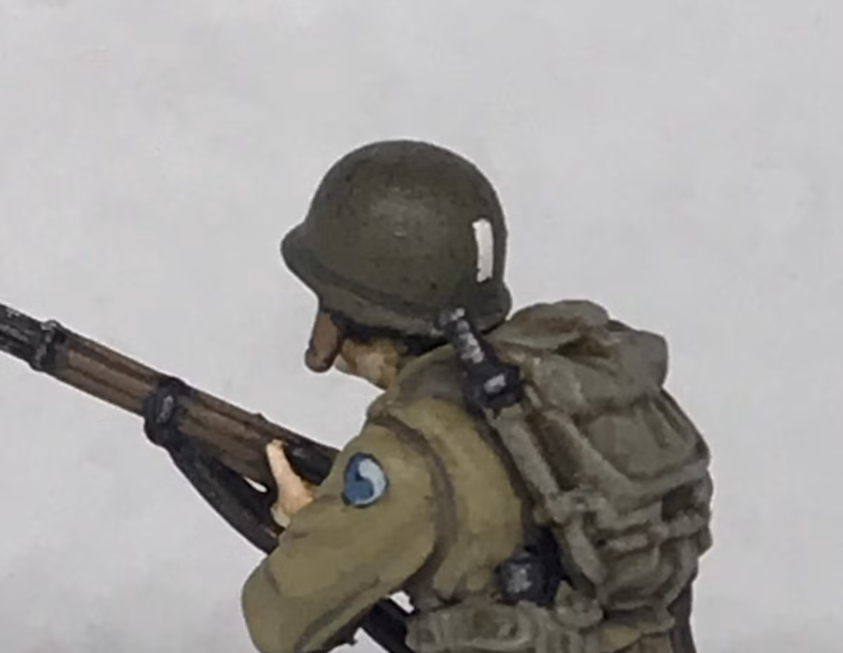 Toàn bộ sĩ quan Mỹ tham chiến ở mặt trận Tây Âu đều áp dụng cách sơn vạch trắng trên (tính từ thời điểm đổ bộ vào Normandy, nhưng đã có vài đơn vị ở Sicilly, Ý đã áp dụng ký hiệu này).