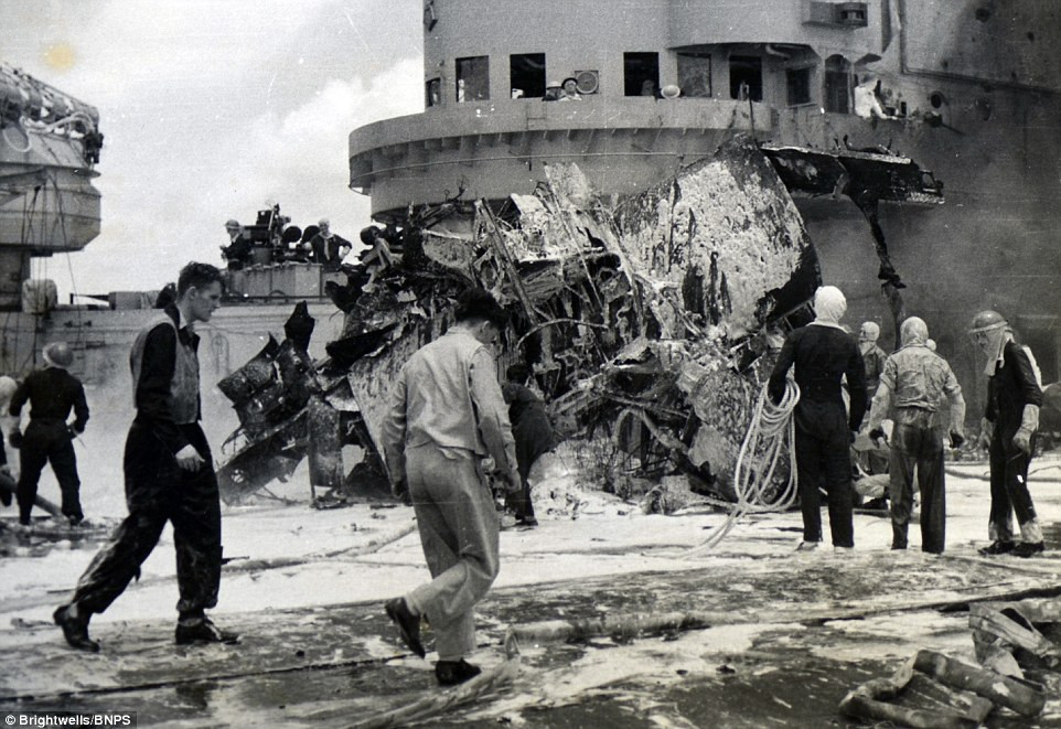 Formidable chỉ còn một radar Type 277 hoạt động do cáp điện đã hỏng, khi khói tan, 1 lưới chống va chạm bị phá hủy hoàn toàn, cái ở mạn trái thì hư hại nhưng sửa được.